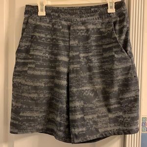 Like new! lululemon shorts with liner size Medium